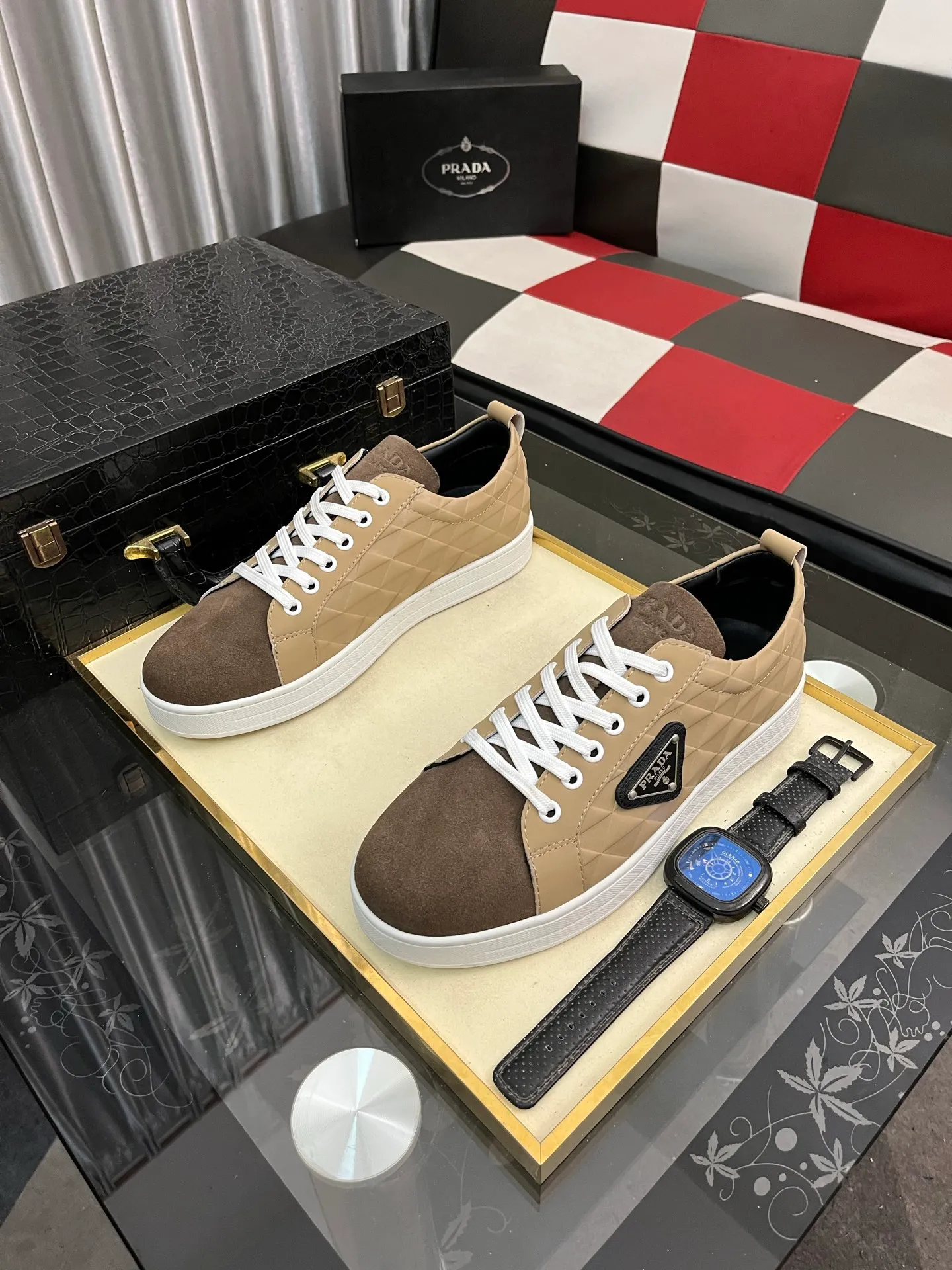 Men's shoes 💰440⌚️⌚️Prada•PRADA original quality.~ Unique modern style sneakers. 🏃A must-have casual shoe for trendy men😍😍 Original brand imported from Italy, imported original leather, sheep lining (refuses to discolor and grind feet) Sole: Original sole provided by the original factory, French lazy style design ⚠️Fit to the feet, original quality, super comfortable original sole. Code number: 38-444️⃣Colors available
